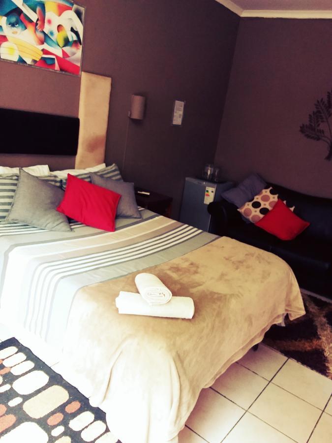 مافكينج Larona Inn المظهر الخارجي الصورة